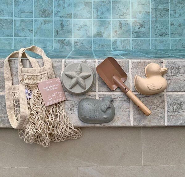 Sandförmchen-Set mit Schippe im Tragenetz - Naturkautschuk / upcycled – Bild 3