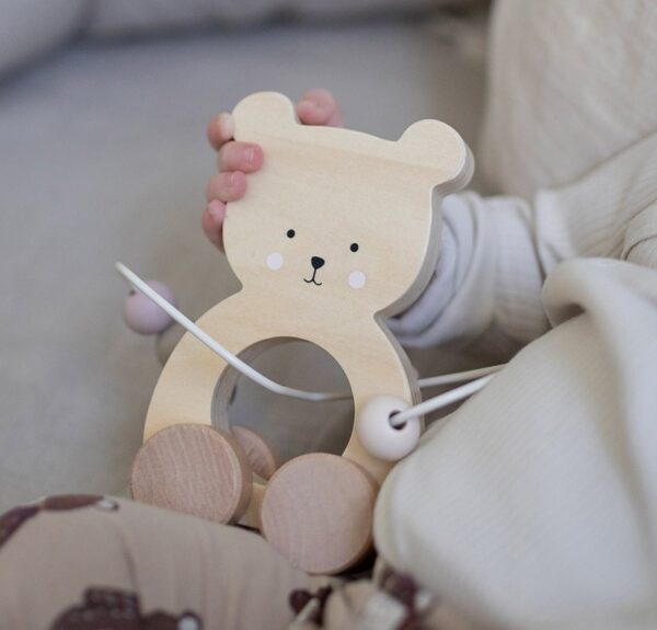 Schiebespielzeug Teddy mit Motorikschleife / Natur (FSC) – Bild 5